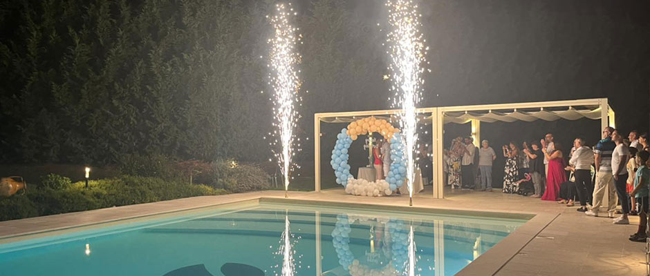 serata a bordo piscina con compleanno al village nel monferrato