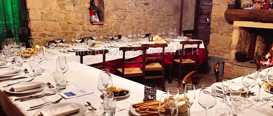Tavolate apparecchiate nell'infernot della rocca di camagna monferrato alessandria