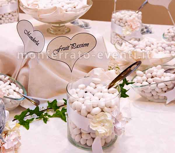 Confettata con materie di prima qualità confetti al cocco mandorla nocciola ad alessandria asti valenza vercelli pavia mortara mede casale monferrato