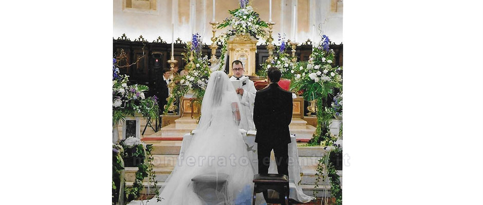 camminata in chiesa con addobbi floreali ad alessandria