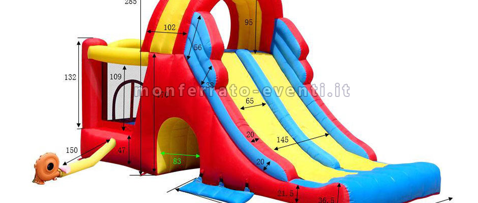 gonfiabile piccolo castello con scivolo animazione  animazioni per bambini nel monferrato eventi pazzanimazione asti piacenza milano casale monferrato alessandria vercelli alba cuneo genova savona
