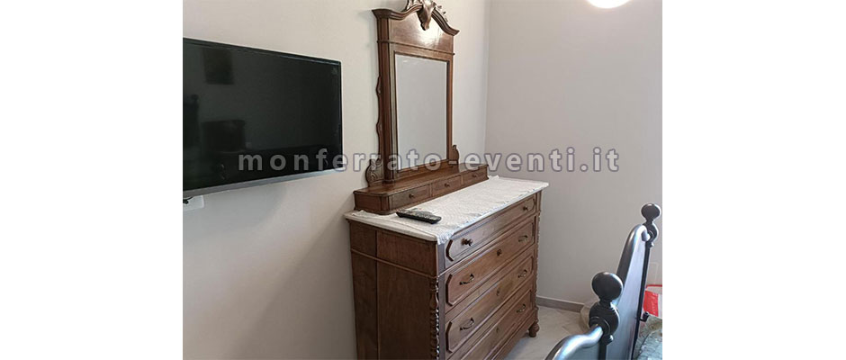 Comò Dettaglio camera da letto nel BNB a camagna monferrato