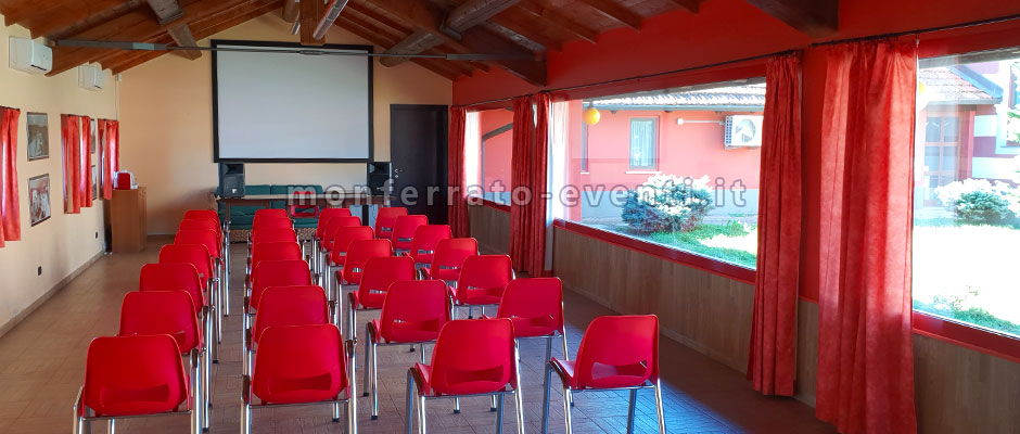 evento nalla sala meeting con sedie diverse