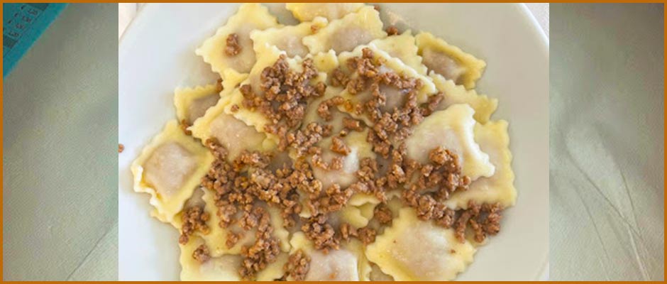 agnolotti di carne con sugo di arrosto alla piemontese