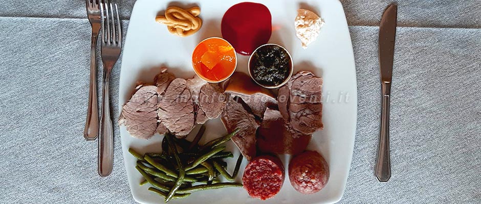Bollito misto alla piemontese, testina, lingua, muscolo e salse